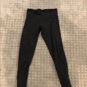 black lulu lemon wunder under leggings
